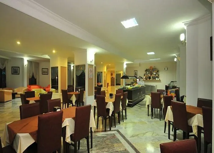 Adler ホテル マルマリス